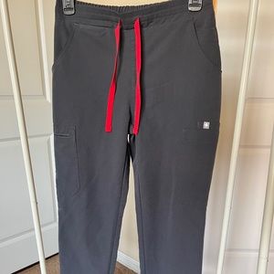 FIGS XS Yola Skinny scrub pants in Grey